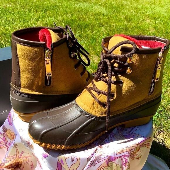 TOMMY HILFIGER ROAN LACE UP DUCK BOOTS 9 NEW - Picture 4 of 16